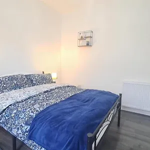 Cosy In Manor Park London